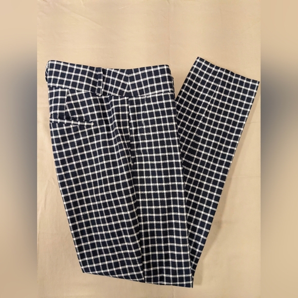 LOFT Pants - NWOT: Loft Outlet Modern Skinny Ankle Pants - size 4
